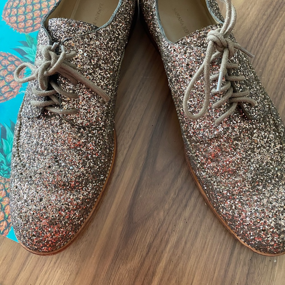 Banana Republic Oxford Champaign Gold